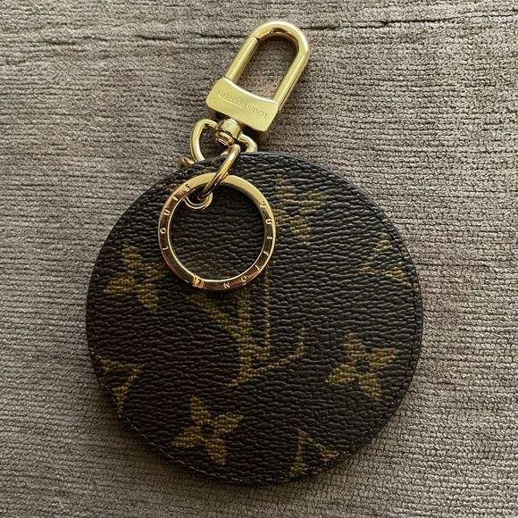 Brand New Authentic Louis Vuitton Bag Charm Key Chain - Picture 4 of 7